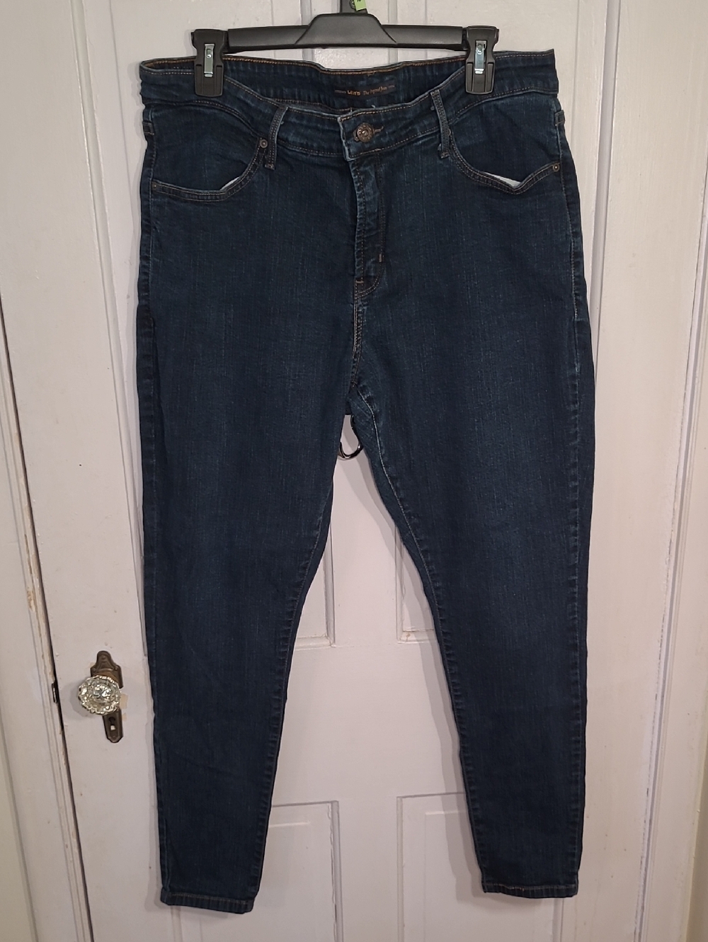 Levis Women's Dark Blue Stretch Denim Jeans Size 20